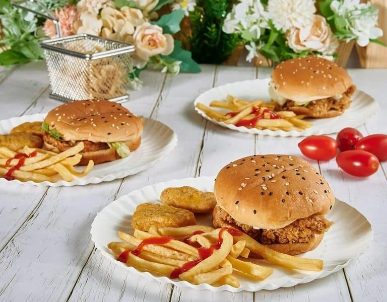 Food delivery and disposable paper plates from fast food restaurants