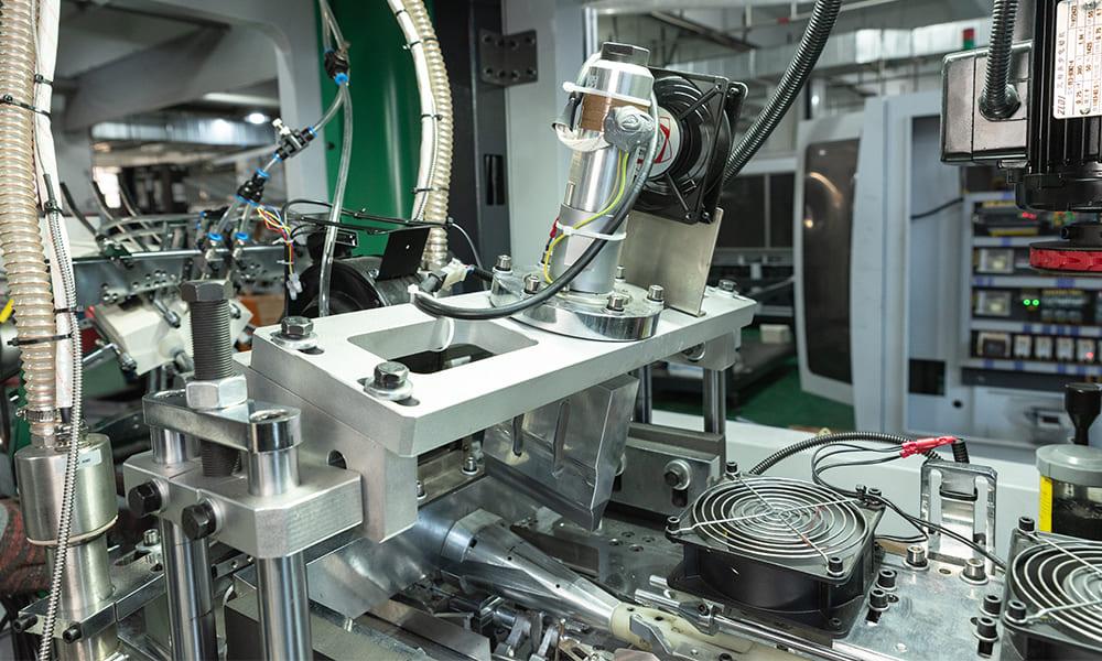 Ultrasonic And Heater Together For The Mid Sealing