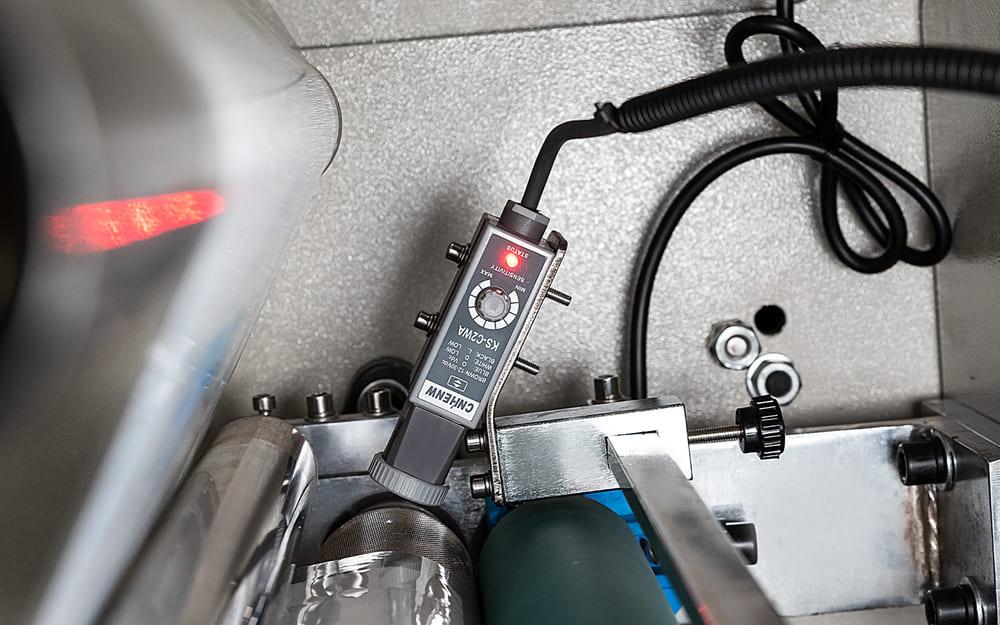 Color Mark Tracking Sensor