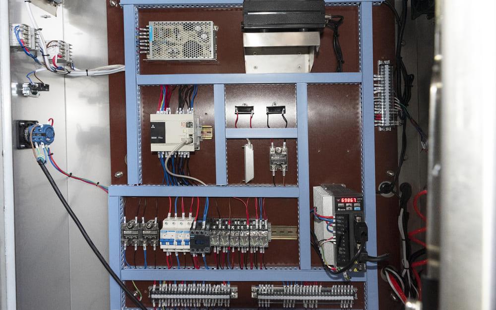 MY-100 Electrical system