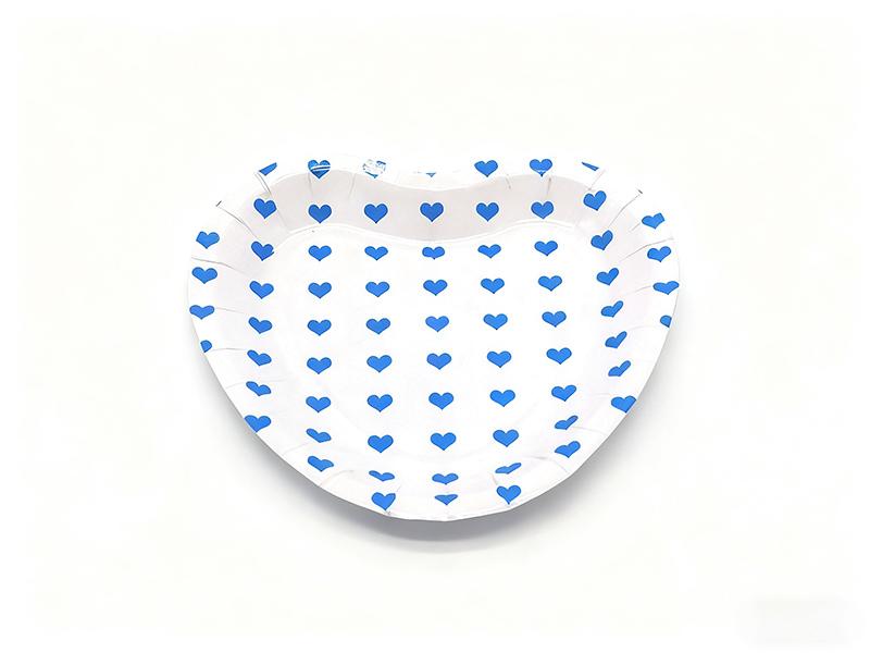 Heart-shaped paper plate design